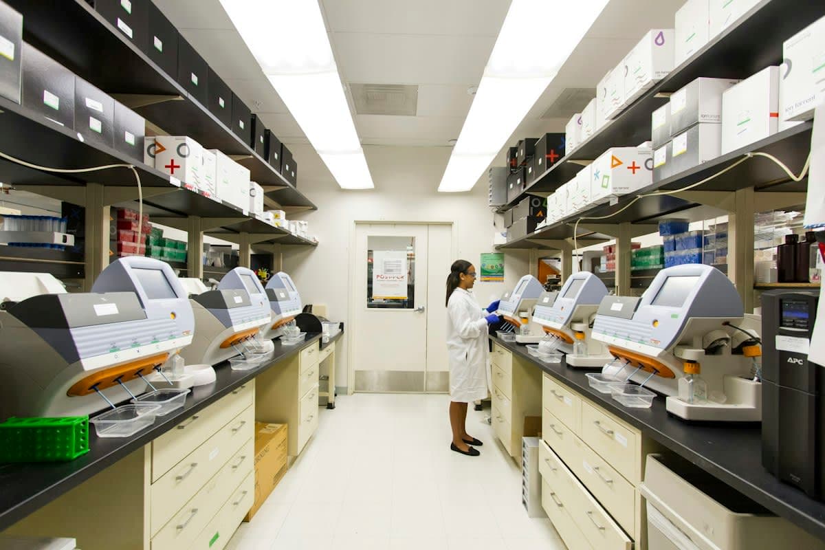 Clinical Pathology Standards: How to Ensure Accuracy in Blood & Molecular Diagnostics